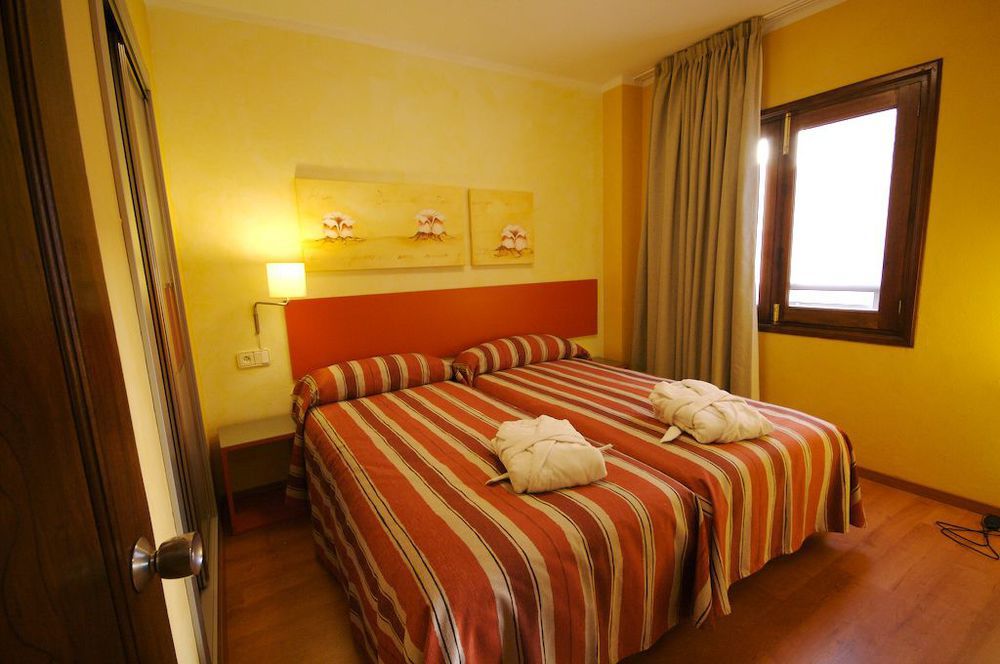 Apartamentos Parot Quality Santa Eularia des Riu Eksteriør bilde