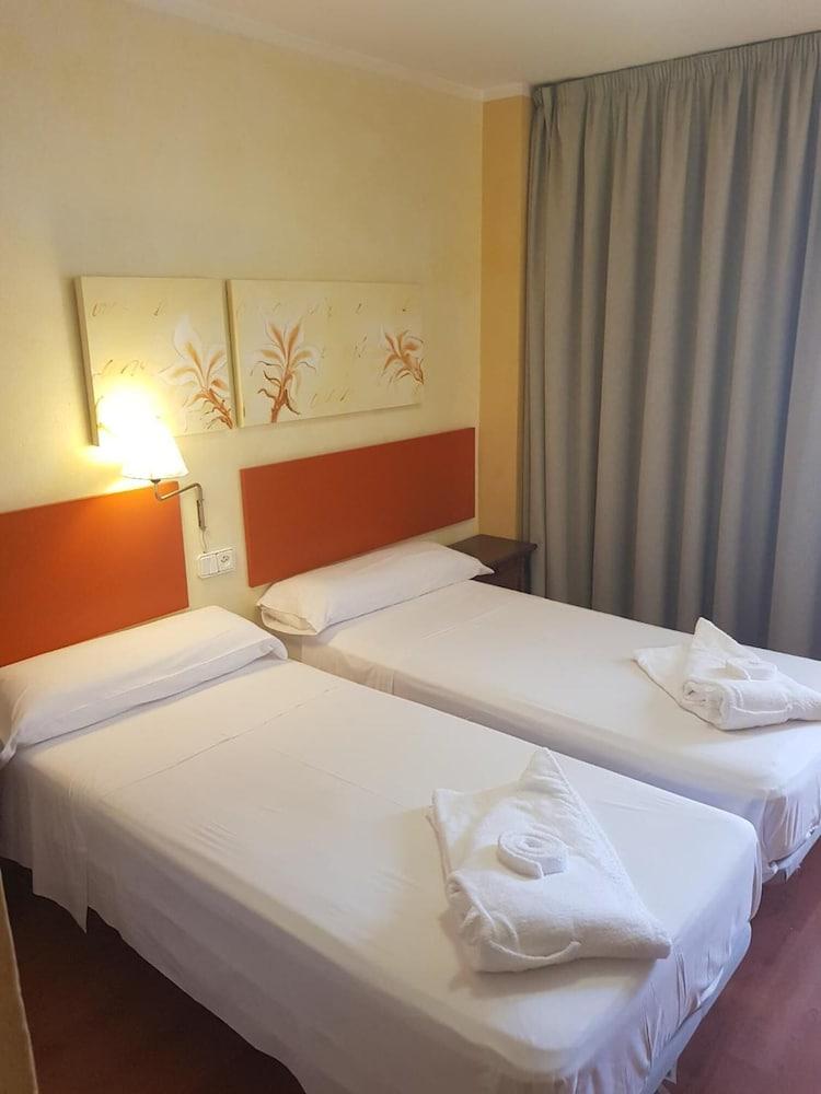 Apartamentos Parot Quality Santa Eularia des Riu Eksteriør bilde