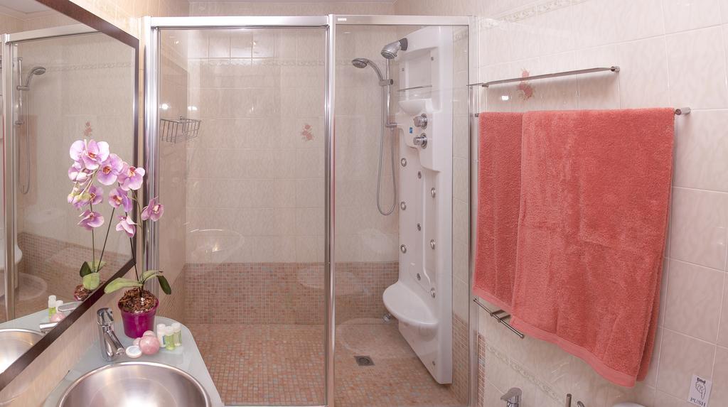 Apartamentos Parot Quality Santa Eularia des Riu Rom bilde